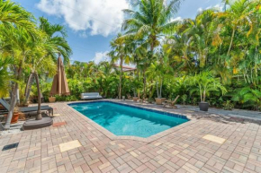 Heated Pool, Beach, Miramar Villa by RoveTravel